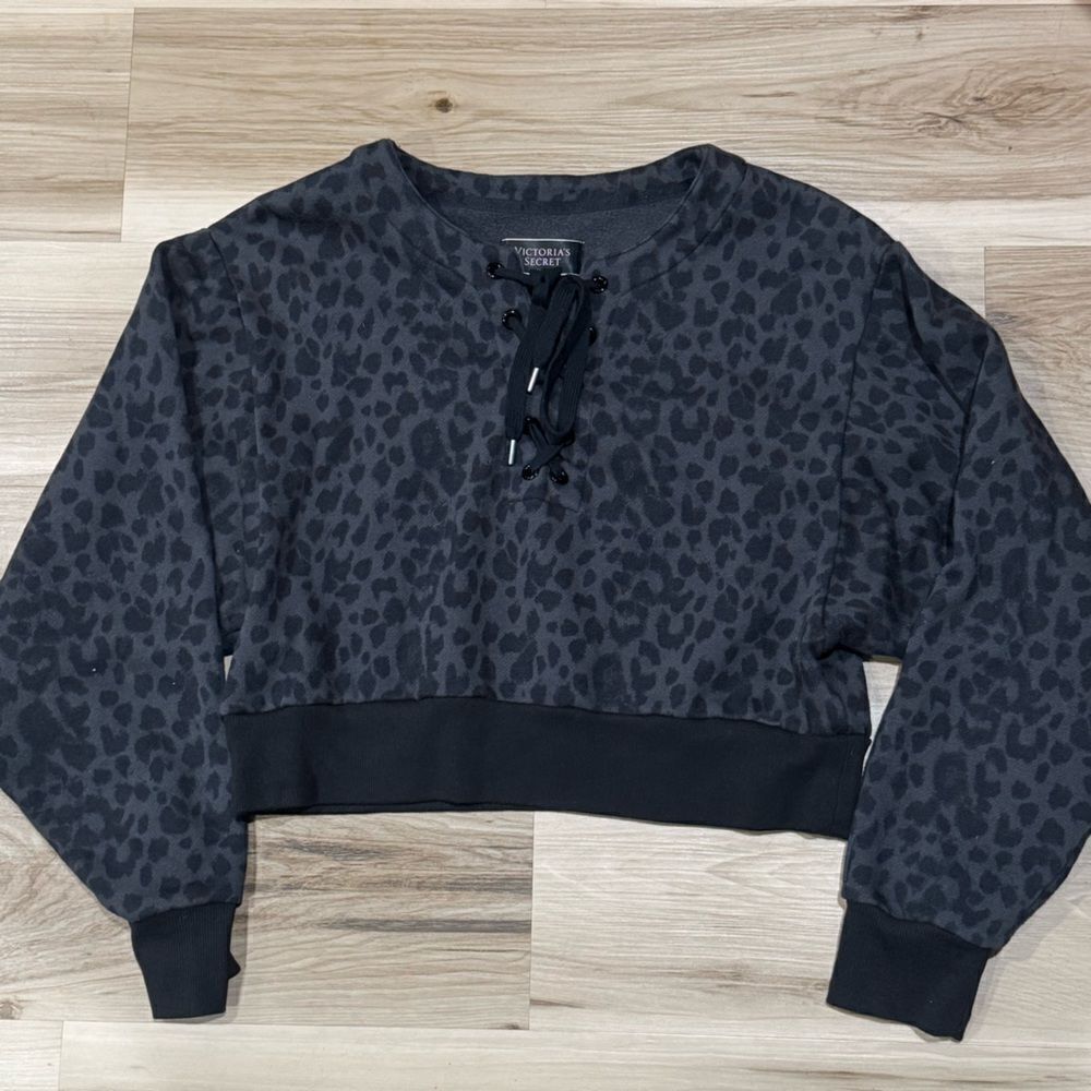 Victorias Secret Grey Black Leopard Cropped Lace Up Sweatshirt Women’s Small